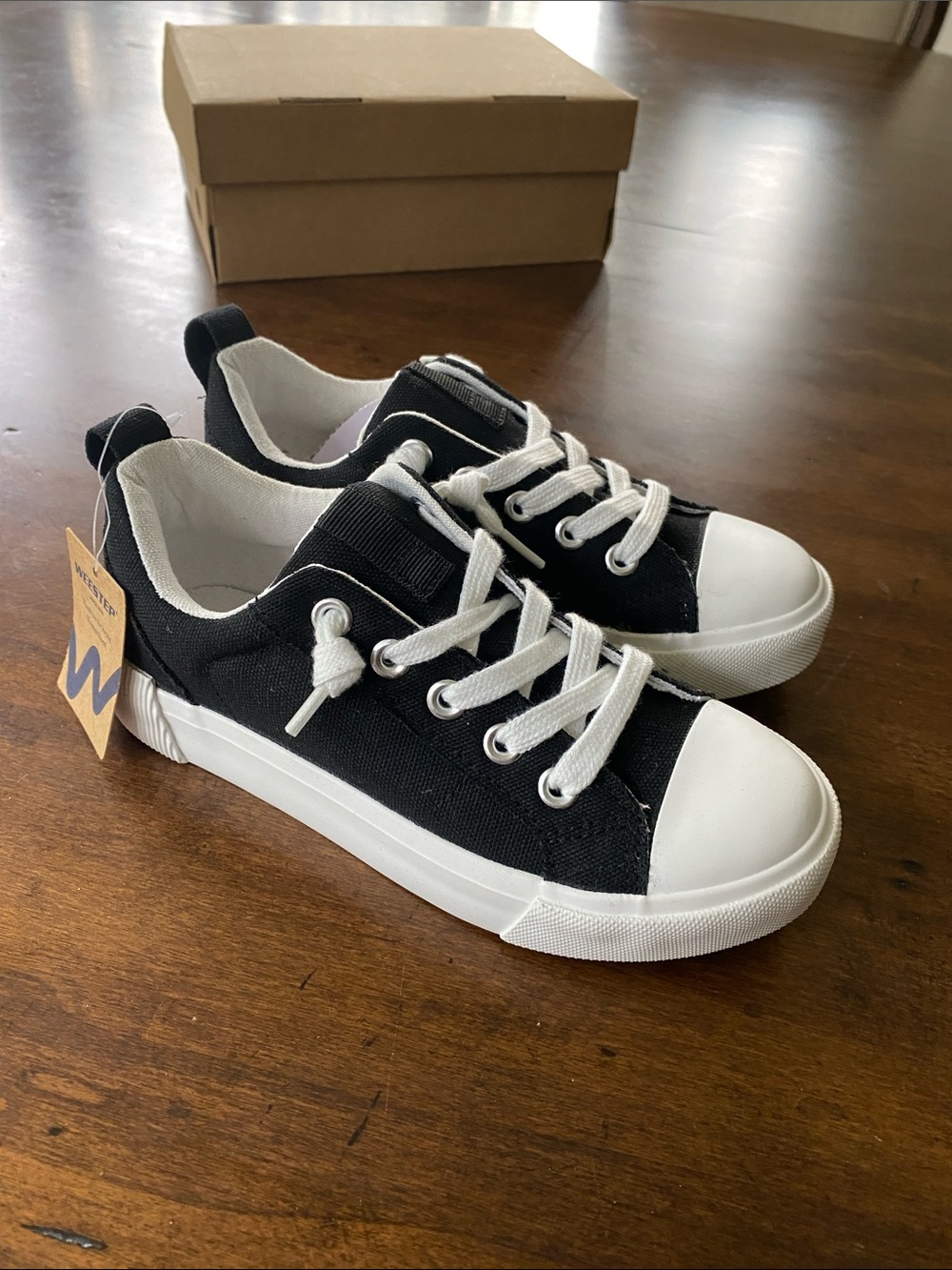Weestep • Sz 13 • Black & White • Tennis Shoes